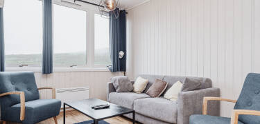 Njut av ett bekvämt boende med moderna faciliteter samtidigt som du bor nära naturen.