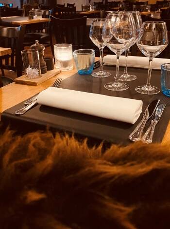 The cosy restaurant pays attention to detail and emphasises high quality.