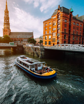 A boat trip in the harbor or Speicherstadt offers unique views of the Elbe's pearl.