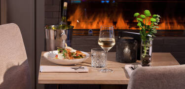 Nyd en 2-retters menu under dit ophold (inkluderet i pakken).
