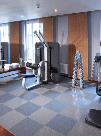På Lindner Hotel Hamburg Am Michel erbjuds gästerna tillgång till en bastu och ett gym.