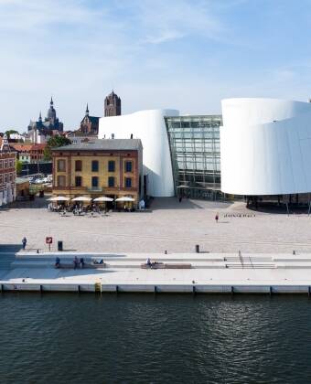 Go on a day trip to Stralsund and the fantastic OZEANEUM.