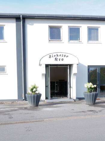 Nyt et fredelig opphold i rolige og avslappende omgivelser på Birkelse Hotel & Kro.