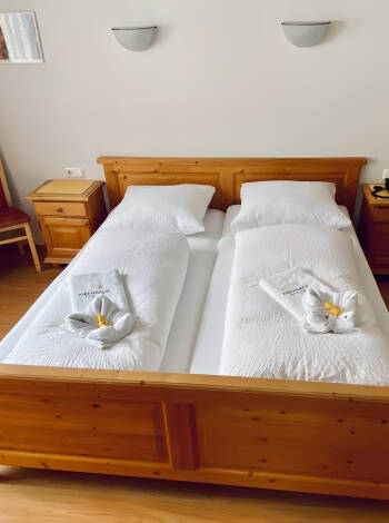 Genießen Sie die Ruhe und den Charme eines kleinen, gemütlichen Alpenhotels.