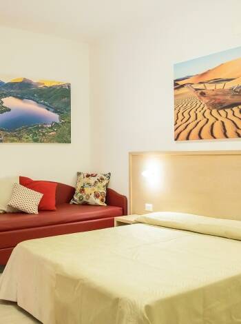 Air-conditioned rooms with balconies, Wi-Fi, satellite TV, and sleek bathrooms.