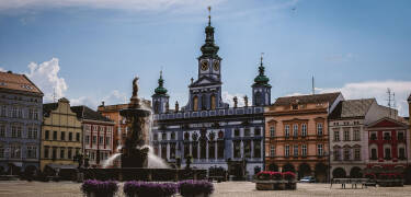 Erkunden Sie den historischen Charme von České Budějovice und seinen ikonischen Platz.