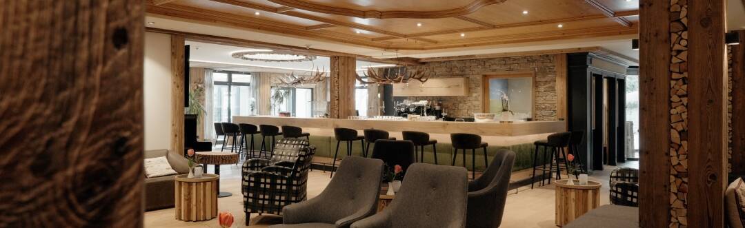 Oplev 4 stjernet komfort med en afslappende lounge, en stilfuld bar og venlig service.