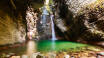 Upplev det fantastiskt vackra vattenfallet Slap Kozjak som är en otrolig syn.