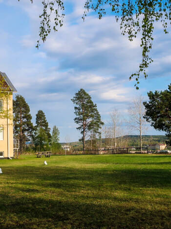 The hotel’s proximity to the river makes it easy to enjoy walks, fishing or simply the fresh air.