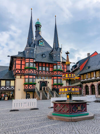 Närliggande Wernigerode inbjuder till magiska promenader.