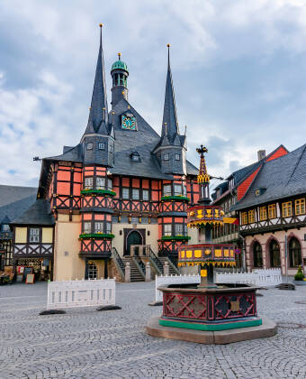 Närliggande Wernigerode inbjuder till magiska promenader.