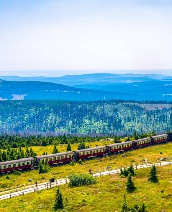 En tur med Brockenbahn är en klassisk del av varje semester i Harzbergen.