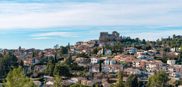 Eine perfekte Mischung aus Wellness, Kultur und Landschaft im charmanten Gréoux-les-Bains.