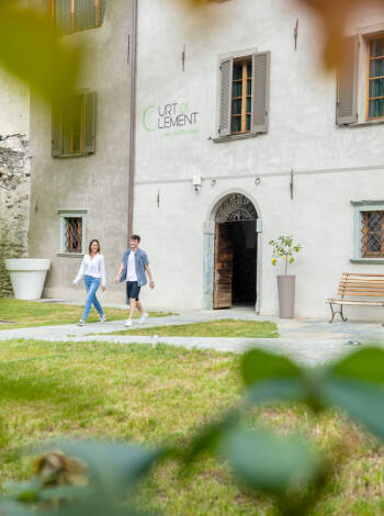 Curt di Clement är Italiens första eco-mobility hotell och har åtagit sig att arbeta miljövänligt och uppmuntra till resor med låg miljöpåverkan.