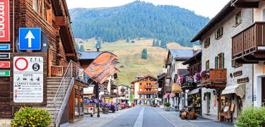There are several restaurants in the town nearby, where you can enjoy local and international dishes.