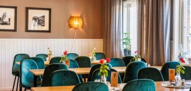 Das Frühstück ist im Preis inbegriffen, und das Hotel bietet auch ein Paket mit Abendessen an.