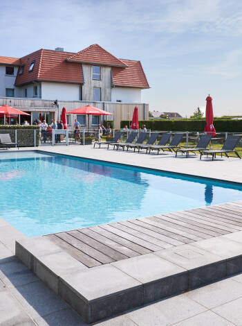 Hotel ibis De Haan har et oppvarmet basseng som er åpent i de varmere månedene.