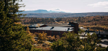 Stay high on the mountain surrounded by peaceful alpine scenery at Storliens Högfjällshotell.