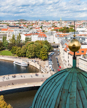 I Berlin finns det alltid något nytt att upptäcka, med ett brett utbud av kultur, historia, shopping, musik och klubbliv.