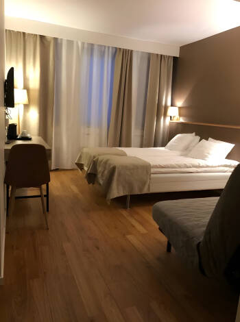 Välj mellan mysiga rum med Wi-Fi, TV, hårtork och andra bekvämligheter.