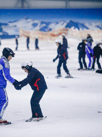 Skridskoåkning, kälkåkning, skidpark. Det finns något för alla på Snowdome.