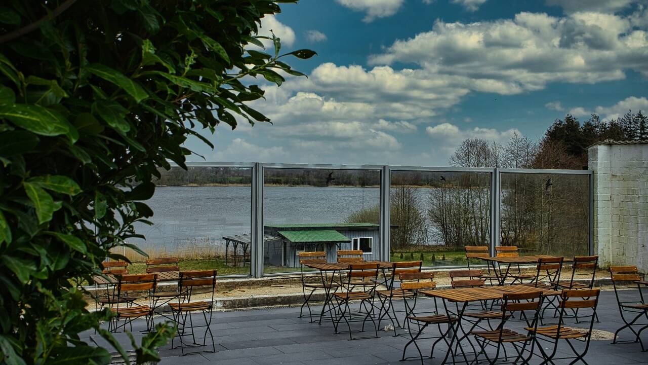 Entspannen Sie sich auf der sonnigen Terrasse oder im ruhigen Wintergarten.