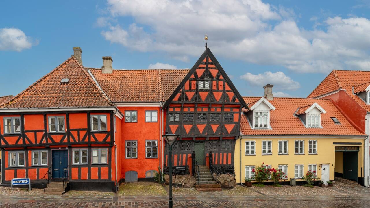 Middelfart begejstrer besøgende med sin smukt bevarede gamle by og skønne havnefront.