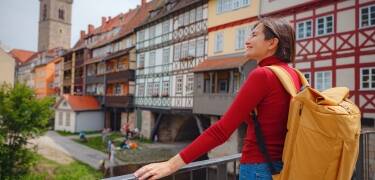 Das Hotel liegt in unmittelbarer Nähe zur wunderschön erhaltenen Altstadt von Erfurt, darunter der Domplatz, die Krämerbrücke und der historische Fischmarkt.