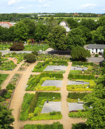 Der Egapark, einer der größten Gartenparks Deutschlands, verfügt über Themengärten und ein tropisches Gewächshaus.