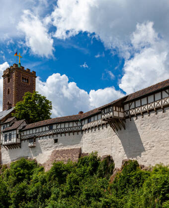 Die Wartburg – Nur knapp eine Stunde entfernt liegt dieses UNESCO-Weltkulturerbe, ein Muss für Geschichtsliebhaber.