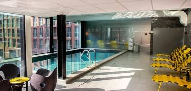 Genießen Sie Zugang zum Wellnessbereich des Hotels mit Innenpool, Sauna und Fitnessraum – alles kostenlos während Ihres Aufenthalts.