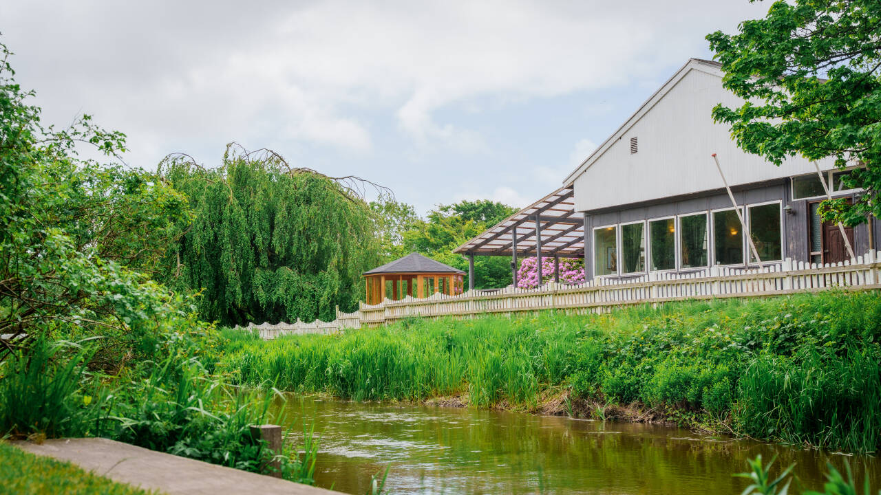 Take a break at Morup Mølle Kro, where the peaceful setting beside the Hvidbjerg Stream makes it easy to slow down and relax.