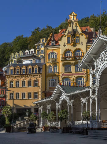 En vistelse här ger dig också möjlighet att besöka Karlovy Vary, en timme bort, eller den medeltida staden Loket.
