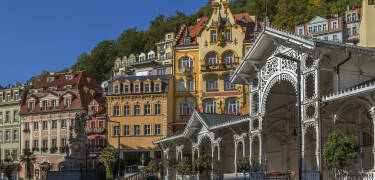 En vistelse här ger dig också möjlighet att besöka Karlovy Vary, en timme bort, eller den medeltida staden Loket.