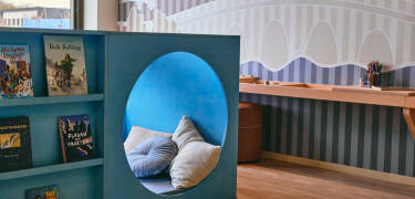 Familienfreundliche Atmosphäre mit einem eigenen Spielzimmer.