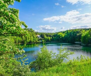 Ziele wie der Türkissee im Nationalpark Wolin sind ideale Ziele für einen lohnenden Tagesausflug.