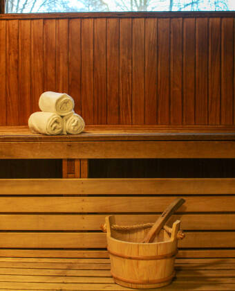 Als Gäste des Hotels finden Sie auch Entspannung mit Zugang zur herrlichen Sauna mit Aussicht.