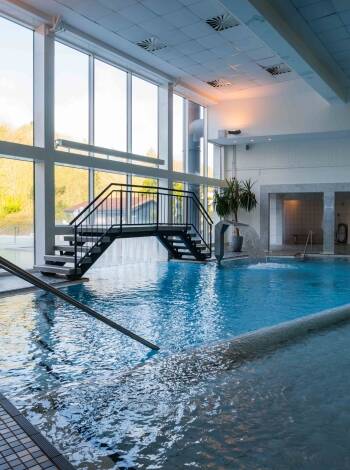 The hotel's appeal is the 700 m2 wellness department with spa, beauty care and swimming pool.