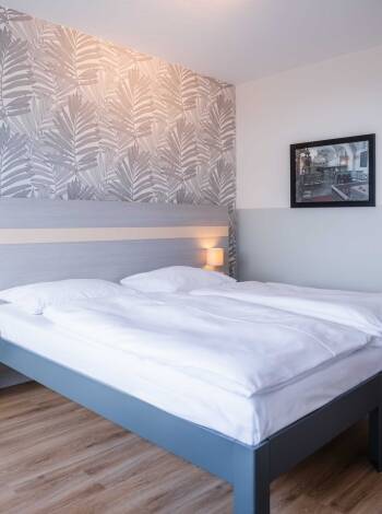 Hotellet har forskellige værelsestyper designet med sans for komfort.