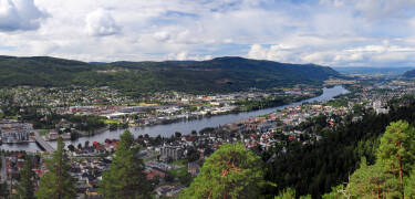 Utforsk de vakre naturomgivelsene rundt Drammen, som ligger lett tilgjengelig fra hotellet.