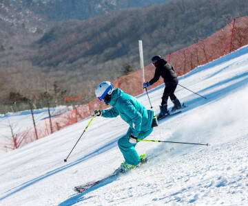 Om vinteren ligger skiområder som Drammen Skisenter samt større resorts i regionen inden for kort køreafstand, så du nemt kan kombinere skiløb med byferie.