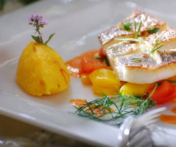 Elegante Restaurants, Bars und Terrassen sorgen für unvergessliche kulinarische Erlebnisse.