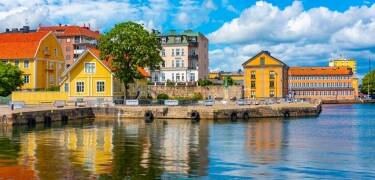 Sentral beliggenhet i historiske Karlskrona, nær havn og shopping