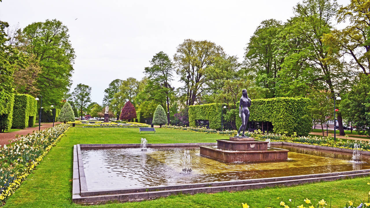 Spaser i grønne omgivelser i Hoglands Park like ved.