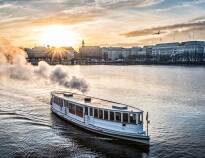 Tag på bådtur på Alster og oplev Hamburg fra en ny vinkel.