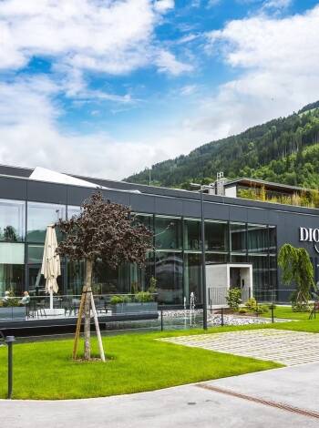 Die erstklassige Lage des Hotels in der Nähe der Autobahn Inntal ermöglicht einen einfachen Zugang zur Region.