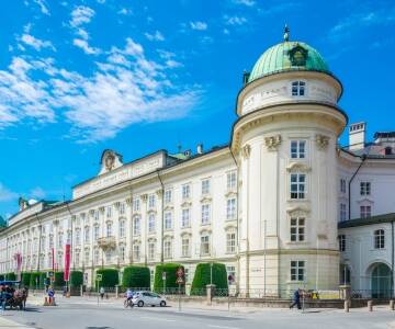 Die Hofburg in Innsbruck zeigt das kaiserliche Leben und die Architektur.