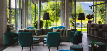 Den moderne lobbybaren er et avslappet sted å nyte en drink og slappe av.