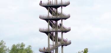 Besøg det 44 meter høje Weiβtannenturm udsigtstårn, bygget af lokale sølvgrantræer, og få en storslået udsigt over området.