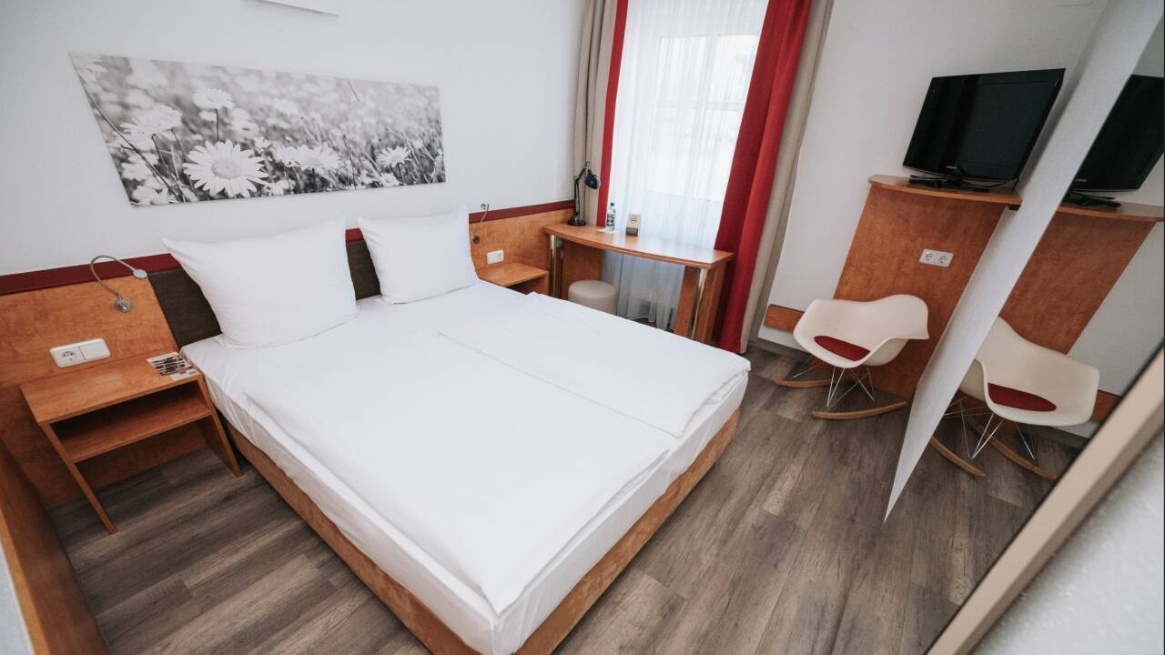 hotel slider thumbnail